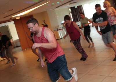 Salsa óra a nyári táborban