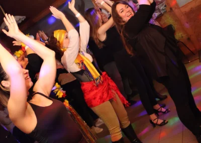 Halloween-i előadás a Salsa Revolution táncosaitól
